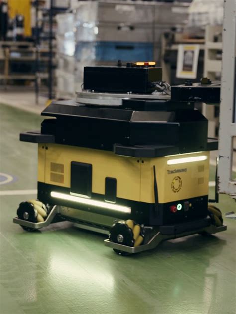 Robots speeding up material handling | maxon group