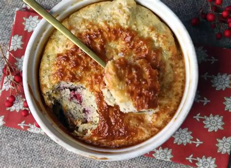 Super-simple red fruit protein cake