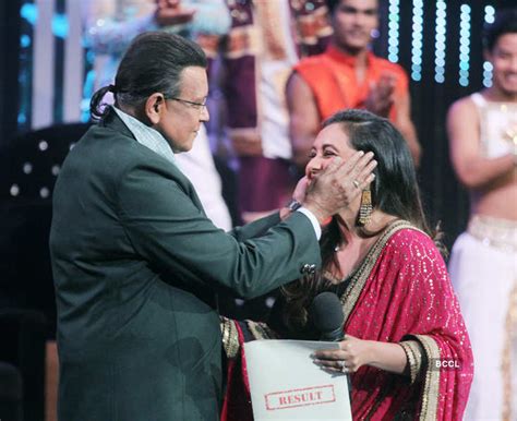 Bollywood actress Rani Mukerji shakes a leg with Mithun Chakraborty on ...