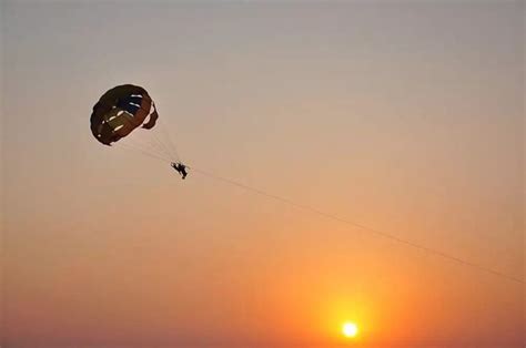 18 Best Paragliding Places In India
