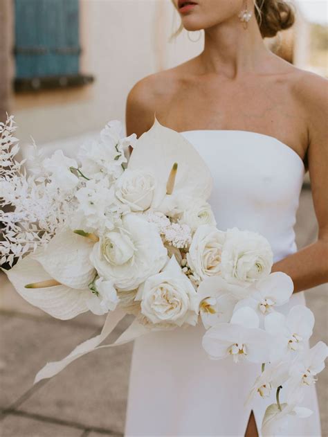 luxe white wedding bouquet for the modern bride | Modern wedding ...