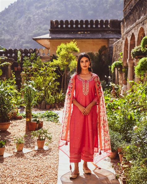 Karaj Jaipur Pink Chanderi Kurta Set
