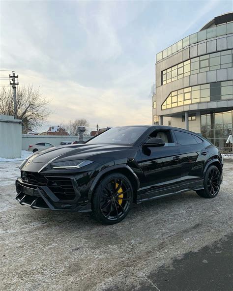 Black Lamborghini Urus