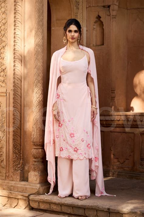 Raaya Baby Pink Hand-Embroidered Sleeveless Kurta Set – Lea Clothing Co.