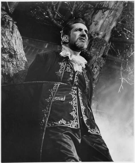 Young Vincent Price's Early Acting Career and Personal Life in Pictures