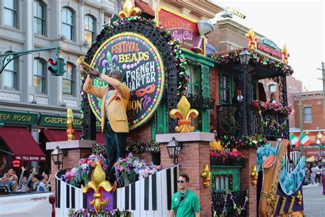 Experiencing the excitement and fun of Mardi Gras at Universal Orlando ...