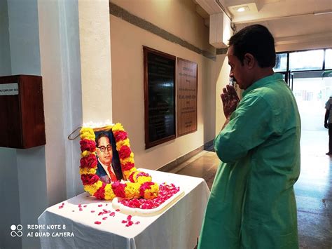 Prof. Sibnath Deb, Director RGNIYD and staff pays tribute to Bharat ...