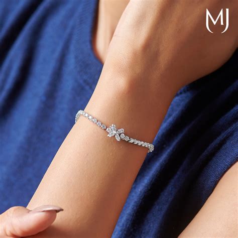 Buy Diamond Bracelet for Women Online India - Manubhai Jewellers