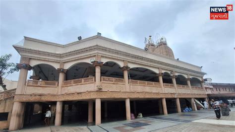 અમદાવાદ જગન્નાથ મંદિરની અનોખી પરંપરા, કાળી રોટી ધોળી દાળ એટલે માલપૂવા ...