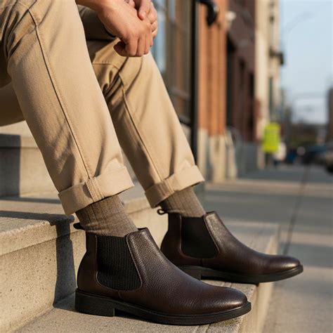 Men's Textured Black Chelsea Boots – Carlton London Online