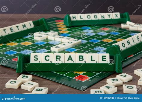 Jogo do tabuleiro Scrabble fotografia editorial. Imagem de editorial ...