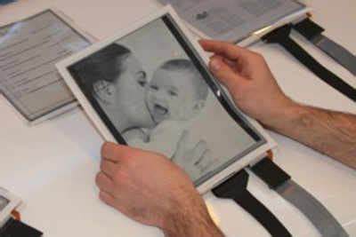 Plastic Logic: Now, flexible 'paper tablet' that can be rolled up ...