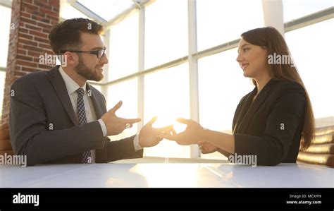 Modern Business People 的图像结果