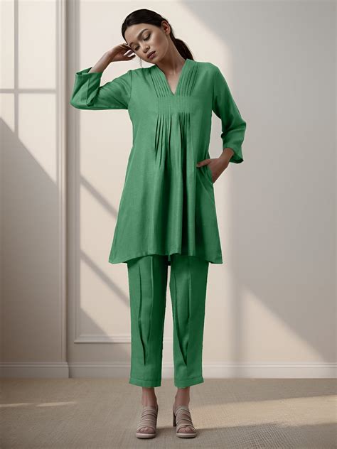Green Rayon Slub Texture Pleated Co-Ord Set – Nari Poshak