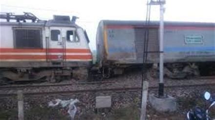 Train derails in UP