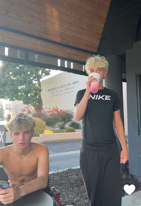 harvey twins | jackson and brooks on snapchat | Cute blonde guys ...