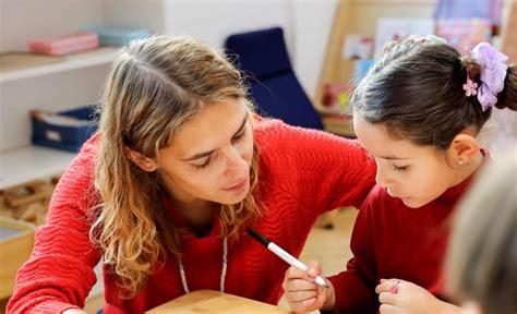 Children Learning Language 的图像结果