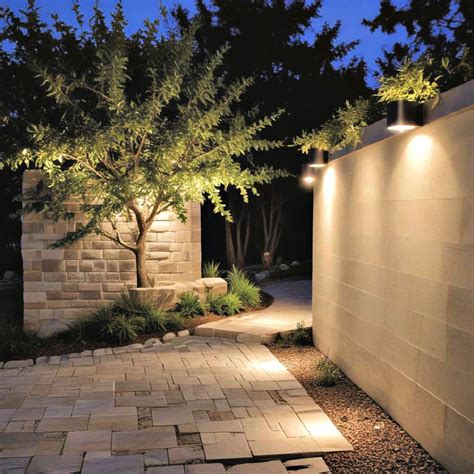 30 Landscape Lighting Ideas for Outdoor Spaces