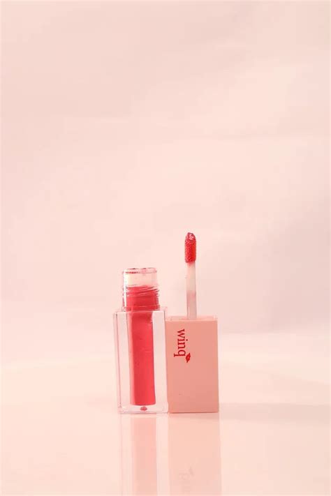 Glossy 1-Pink Paradise infused with jojoba oil and cocoa butter🍓🍓 ...