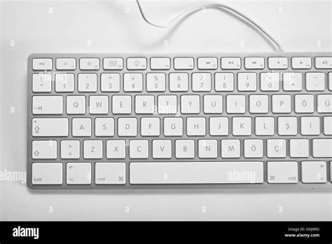 Computer Keyboard White Background 的图像结果