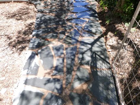 Making Stone Pavement 的图像结果