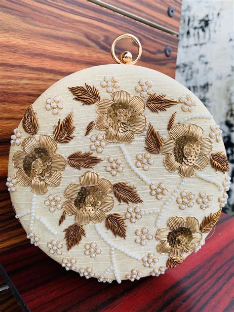 RANGOLI CREAM BEAUTIFUL BRIDAL SEQUINS CLUTCH BAG FOR WOMEN – www.soosi ...