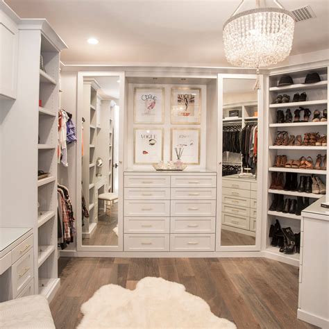 Coastal Wardrobe Design Ideas, Inspiration & Images - May 2024 | Houzz IN