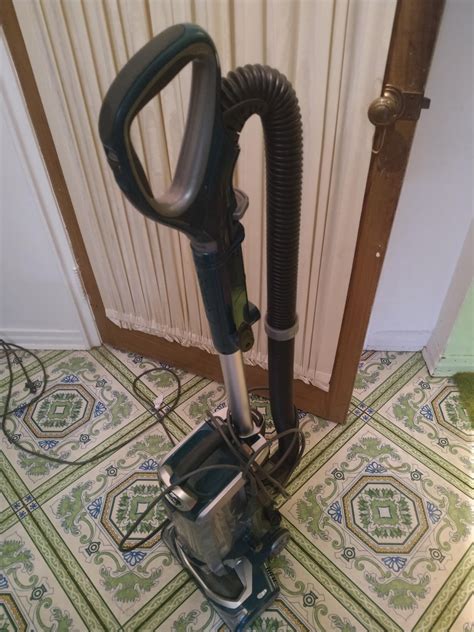 Got a shark vacuum as a gift, but doesn't seem to actually pick anything up. Any suggestions ...