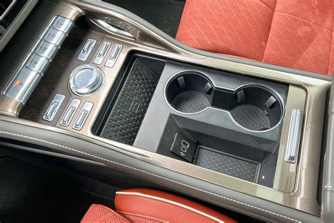 2026 Lincoln Nautilus Hybrid: 27 Interior Photos | U.S. News