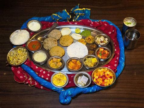 8 Gujarati delicacies Navratri is incomplete without | The Times of India