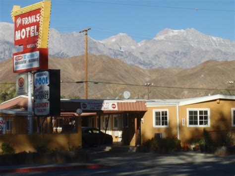 NATIONAL 9 TRAILS MOTEL (Lone Pine) - Motel Reviews, Photos, Rate ...