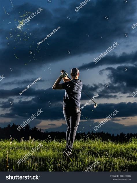 Playing Golf 的图像结果