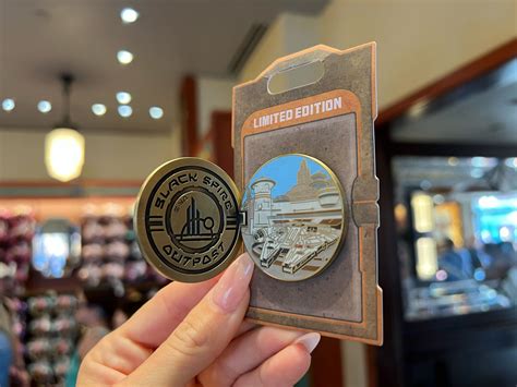 Limited Edition Star Wars: Galaxy’s Edge Black Spire Outpost ‘Ohnaka ...