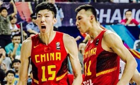 易建联受伤之后，中国男篮球员要靠自己了，周琦可否扛起大旗？_凤凰网体育_凤凰网