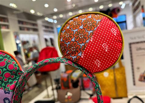 Vera Bradley's NEW Disney Collection Is In Disney Springs! - MickeyBlog.com