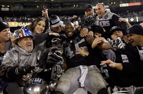 Oakland Raider Fans Black Hole Raiders Fans Most Disrespected In