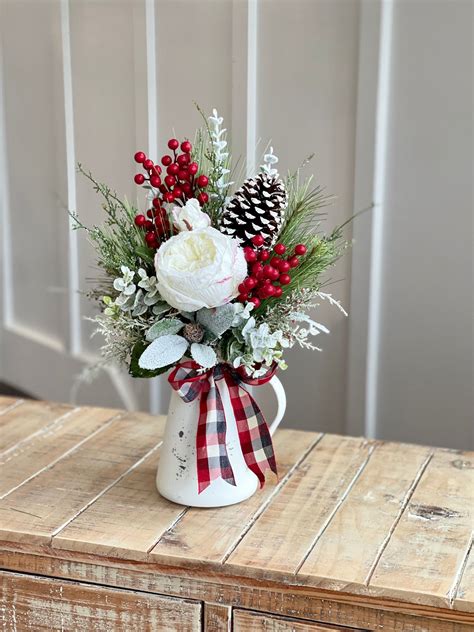 Pin by Home Decor ideas on Home Decor | Christmas floral arrangements ...