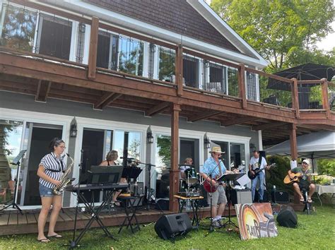 Concert at 40th Apple Pie Festival Stanbridge east Qc., Musée ...