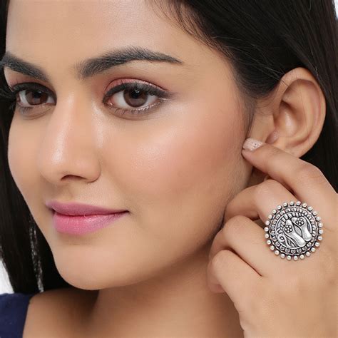 Aarambh Charan Paduka Ring – VOYLLA