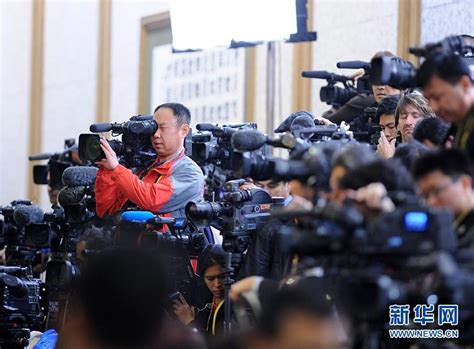 现场记者的镜头_中国经济网——国家经济门户