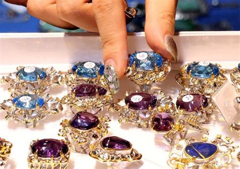 深圳水贝珠宝批发市场为何成为全国的珠宝中心-水贝的前世今生 - 知乎