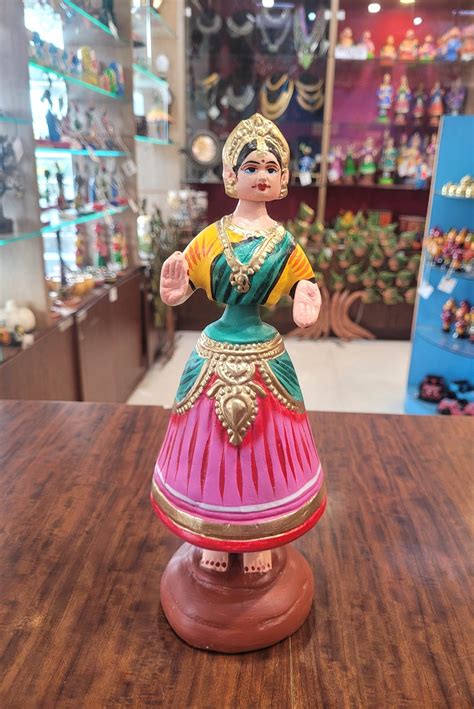 Tanjore Dancing Doll Paper Mache Handmade Thanjavur Thalayatti Bommai ...