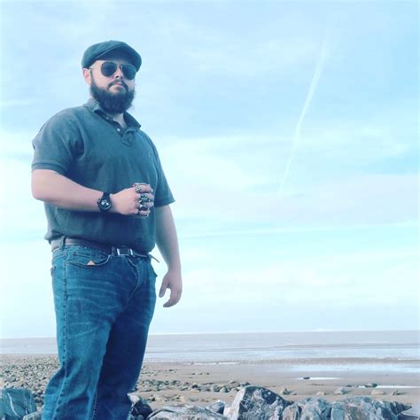 (OC) Went from 130KG to 90KG (286Lbs to 198Lbs) in just under a year ...