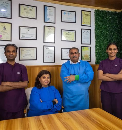 Best Dental Clinic in Gurgaon | Prof. Dr. Vinayak at Smilessence