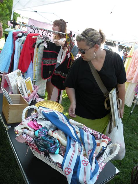 Flea Market 的图像结果