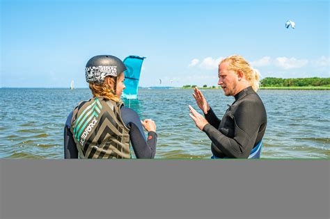 Kite courses for the deaf
