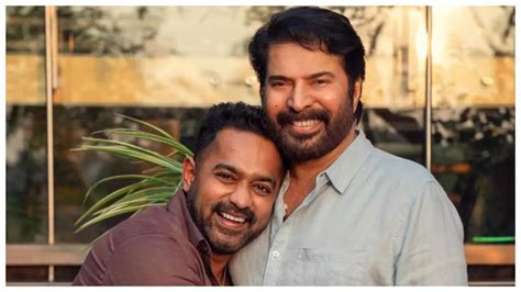 Pic of the day: Asif Ali calls Mammootty ‘Dearest brother’; Netizens ...