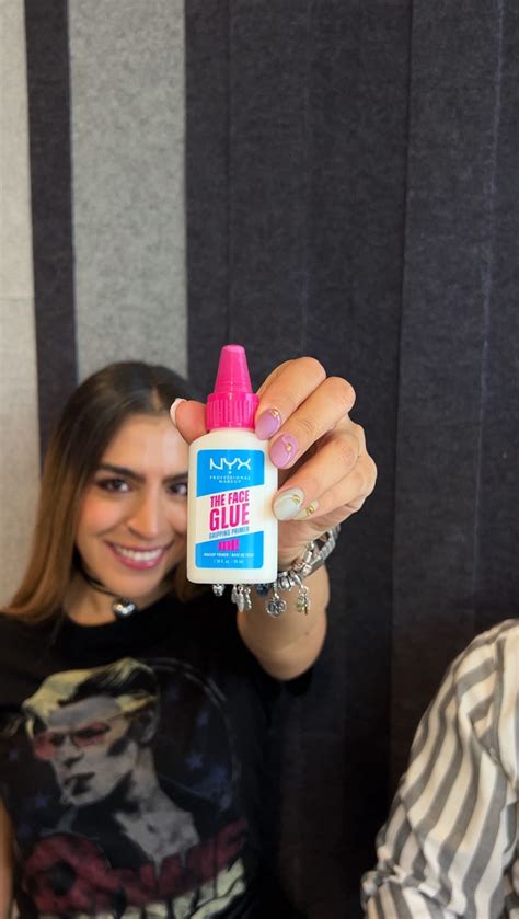 Nyx Professional Makeup Mx | Face Glue Primer Hidratante 🤩 el favorito de @kassquezada 🩵🩷 ¿tú ya ...