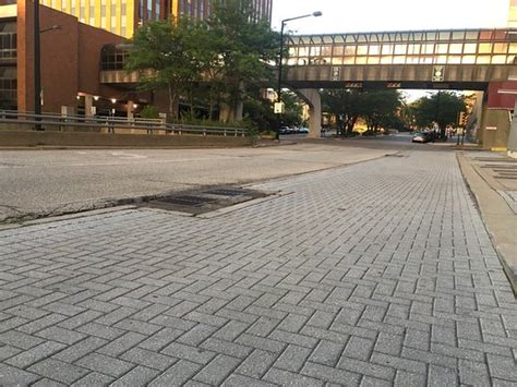 RODEWAY INN (Akron) - Hotel Reviews & Photos - Tripadvisor