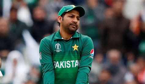 Sarfaraz Ahmed set to be demoted in PCB's new central contracts list ...